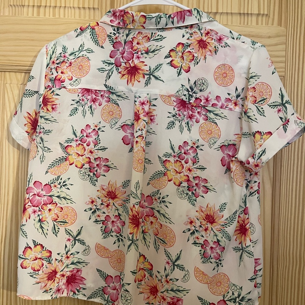 💜💎Floral Button-Up Shirt - Picture 5 of 13